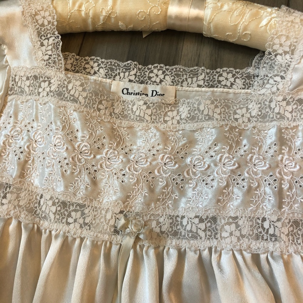 Vintage DIOR Nightgown L/S Lace trim lightweight - Picture 3 of 8